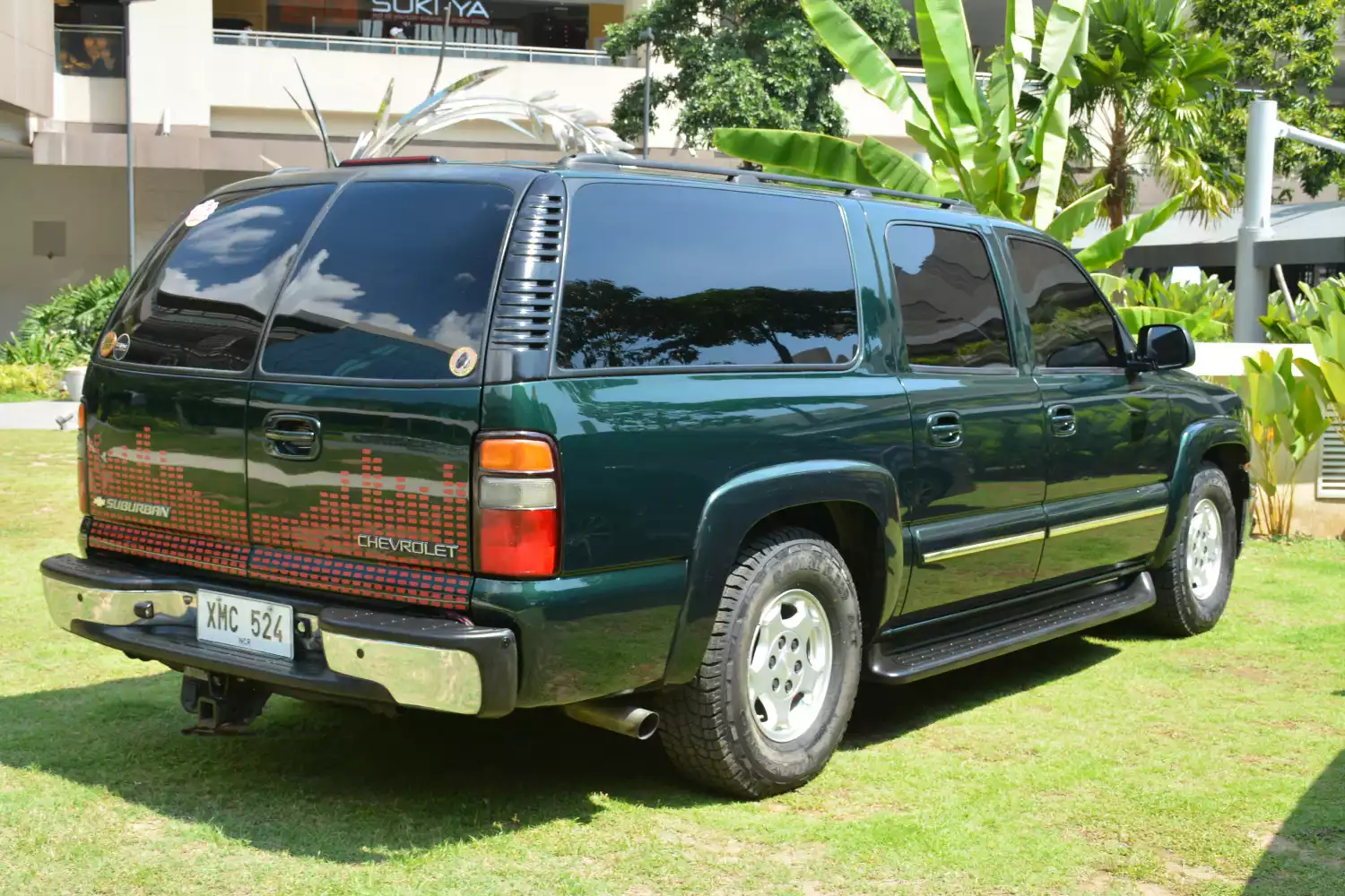 trash bin for Chevrolet Suburban