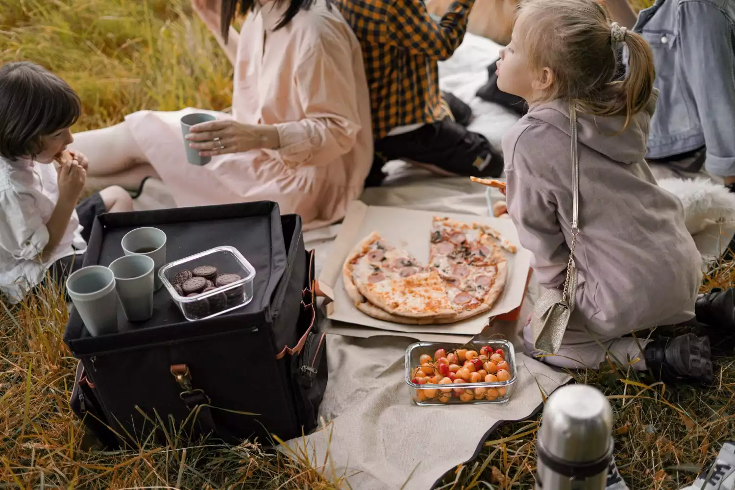 best beach blanket picnic